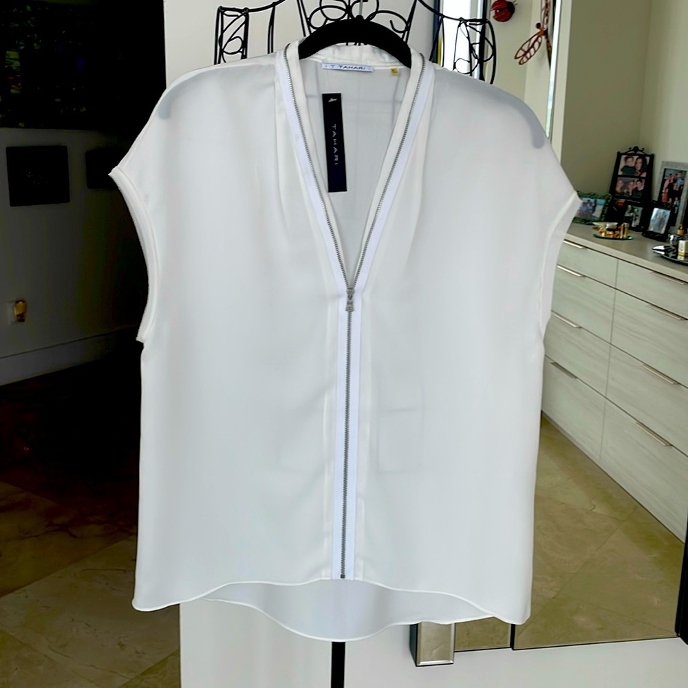 NWT TAHARI WHITE TOP
